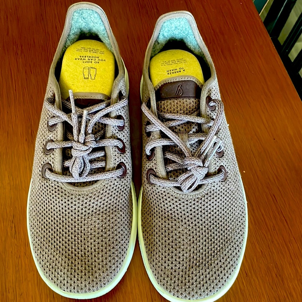 Allbirds Women’s Tree Runners sz 10, color Fig